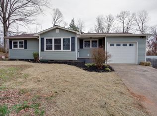 2953 Glenn Rd, Louisville, TN 37777