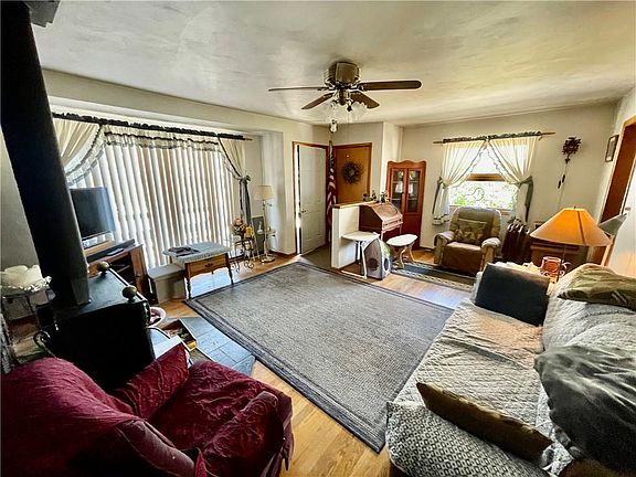 2nd image of 605 Oakmont Ave