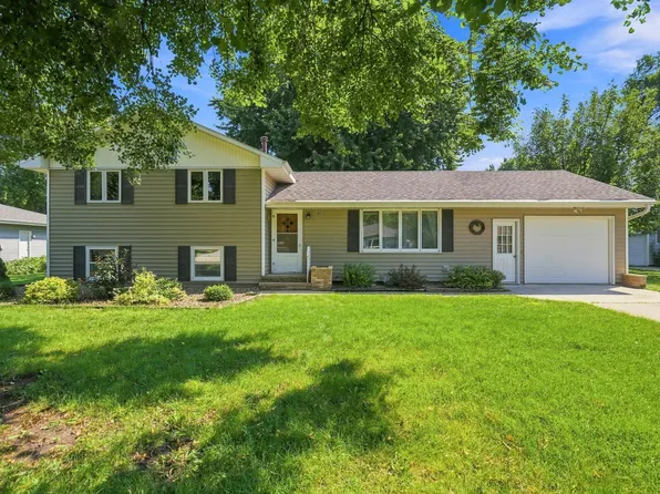 807 N Renville St, Winthrop, MN 55396
