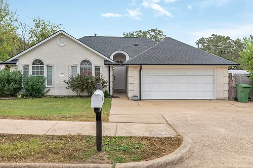 2511 Westwood Main Dr Photo 1