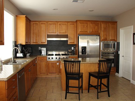 5th image of 169 E 21st St Unit B