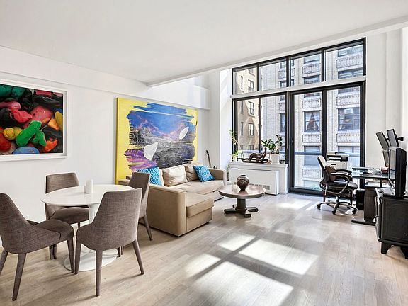 3rd image of 250 W 89th St
