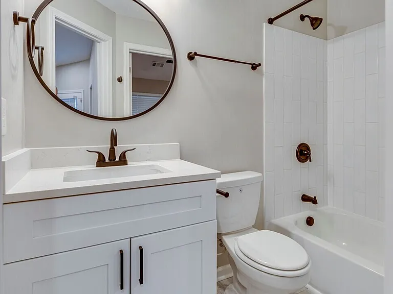 Champions Pines Apartments — Photo 2