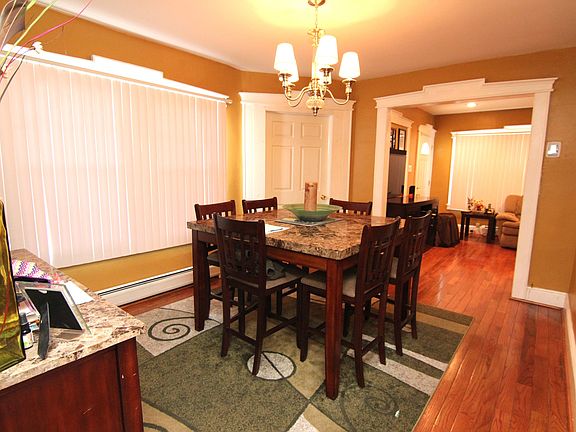 5th image of 328 Montclair Ave #1
