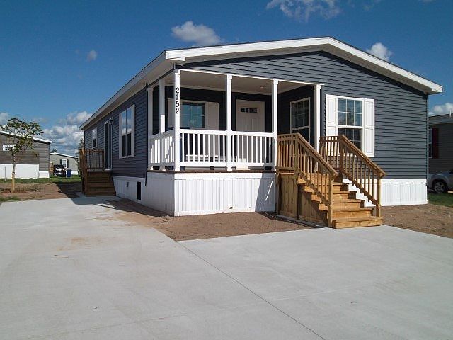 1st image of 1585 Ray Blvd #695