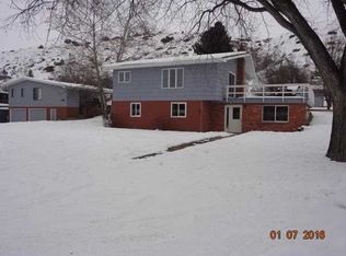 209 S Avis St, Absarokee, MT 59001