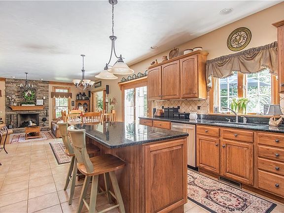 4th image of 1973 Pearce Cir