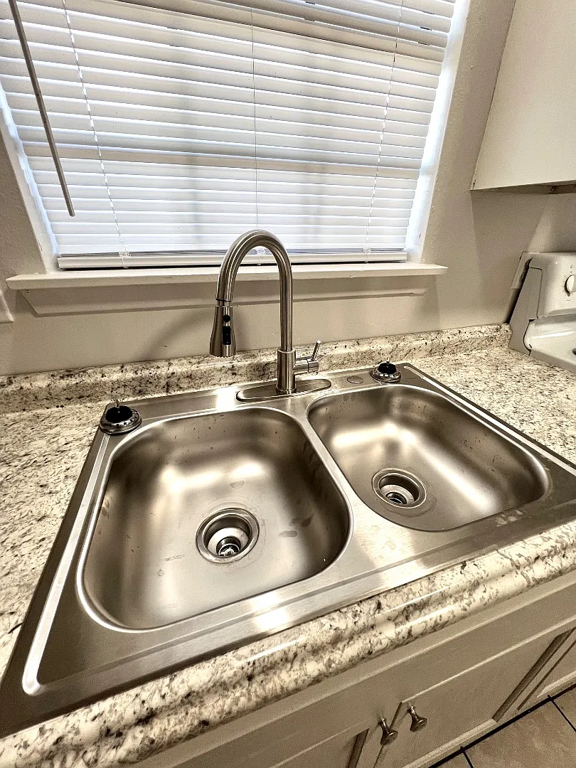 103 Sweetbriar St - Unit C — Photo 4