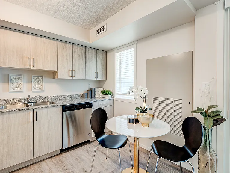 905 Evanston Dr NW — Photo 18