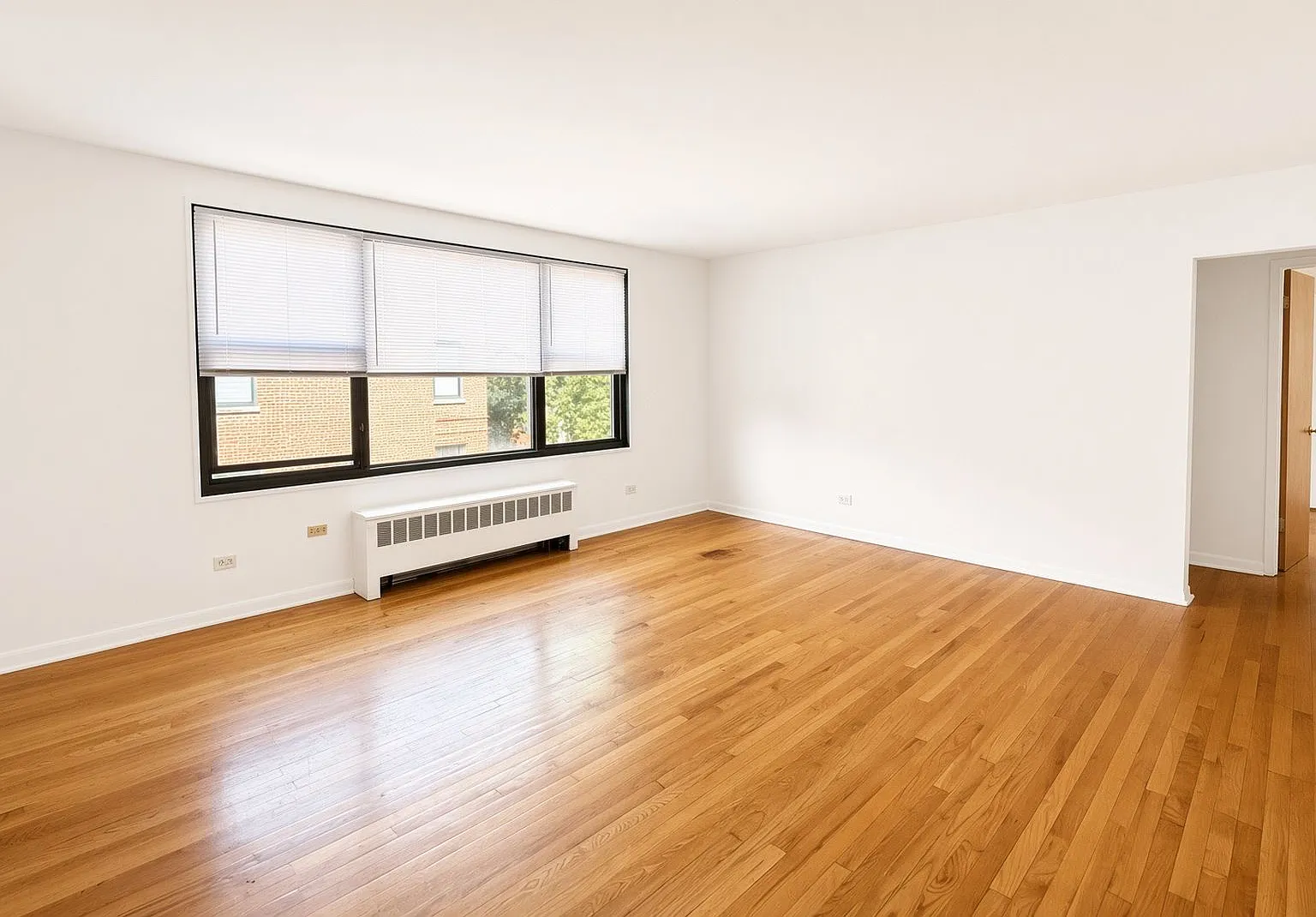 2 bed, 900 sqft, $1,700 — Photo 4