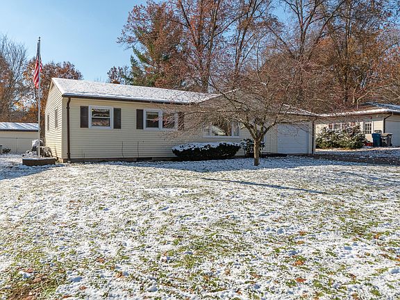 2nd image of 2004 Thrushwood Ave