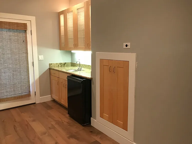 324 Selma St — Photo 35
