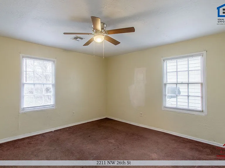 2211 NW 26th St — Photo 27
