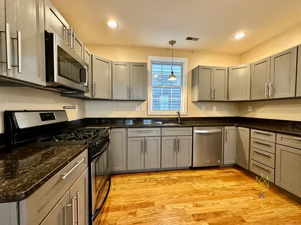 16 Melbourne St #1, Dorchester, MA 02124