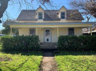 300 Eugenia St, Baird, TX 79504