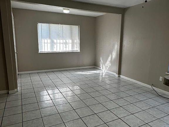 2nd image of 1317 E Champion St