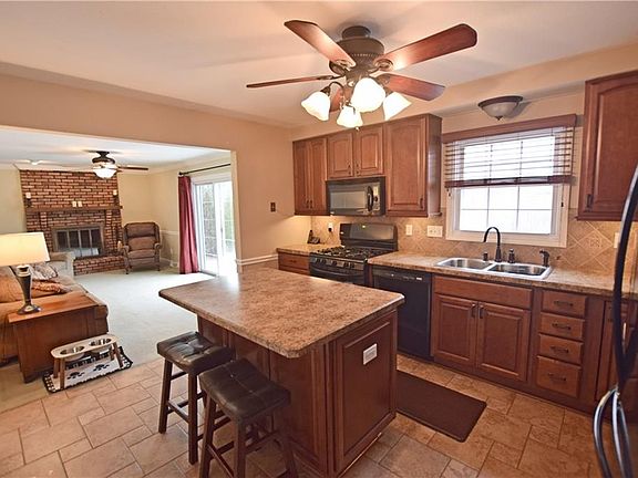 4th image of 340 Ken Ct
