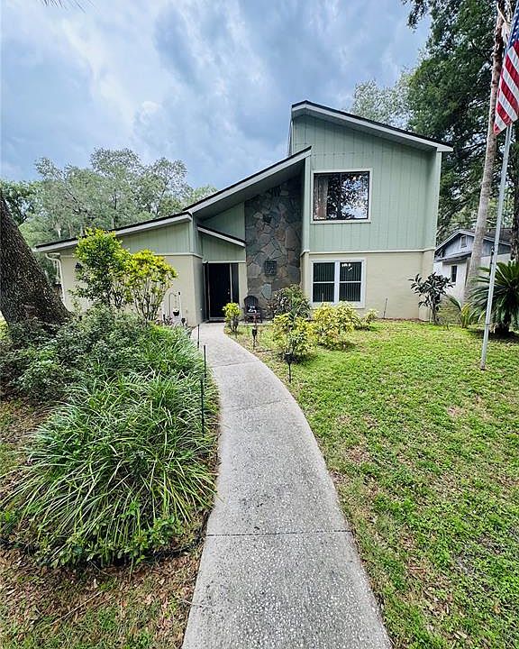 1st image of 15902 Shawver Lake Dr