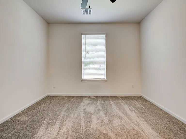 3027 Pescara Dr — Photo 32