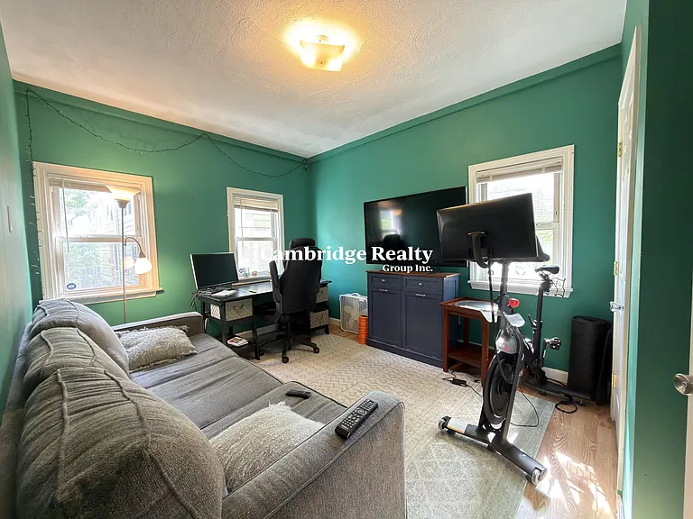 1105 Cambridge St #1B — Photo 9