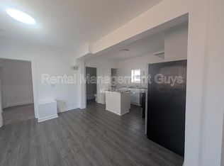 302 48th St E #1, Minneapolis, MN 55419