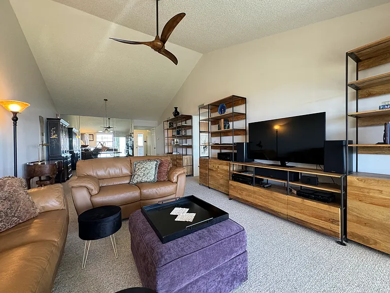 1155 Edgewater Cir — Photo 17