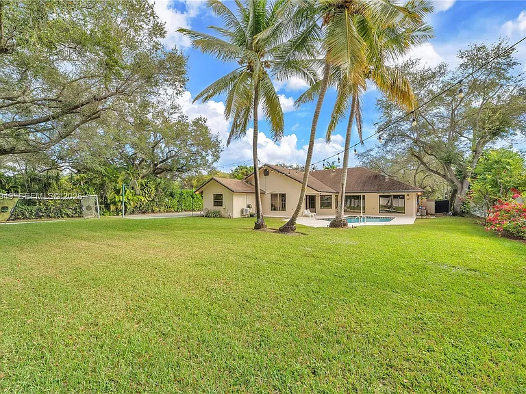 10330 SW 58th Ct — Photo 3