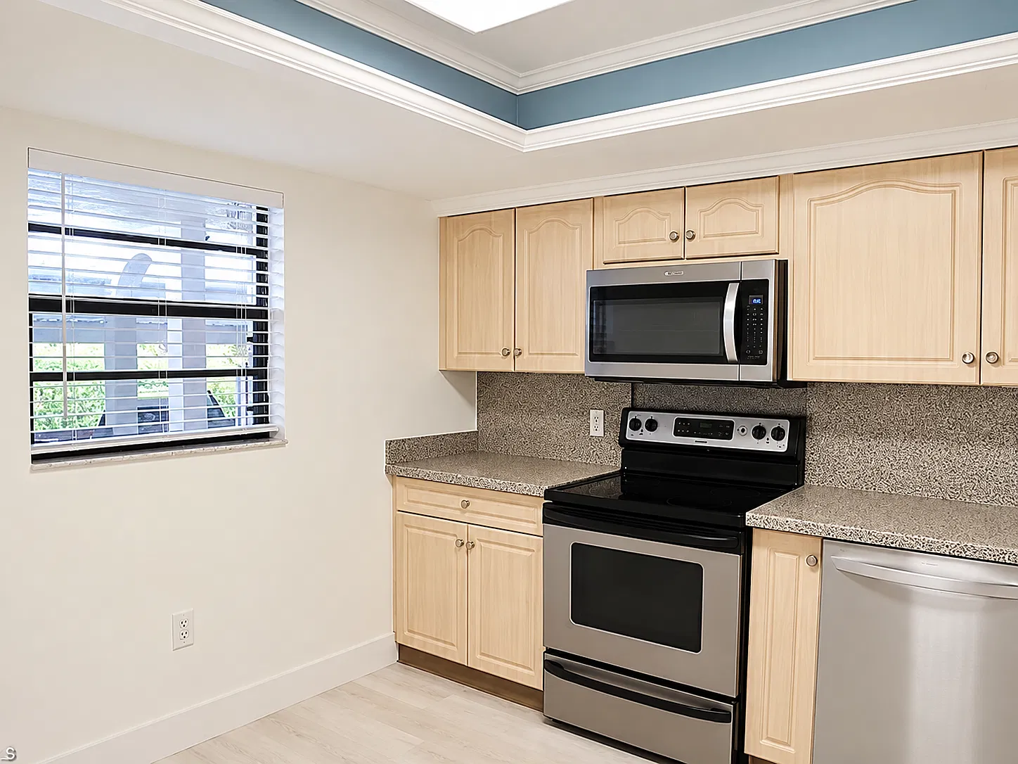 2 bed, 1700 sqft, $2,500 — Photo 4