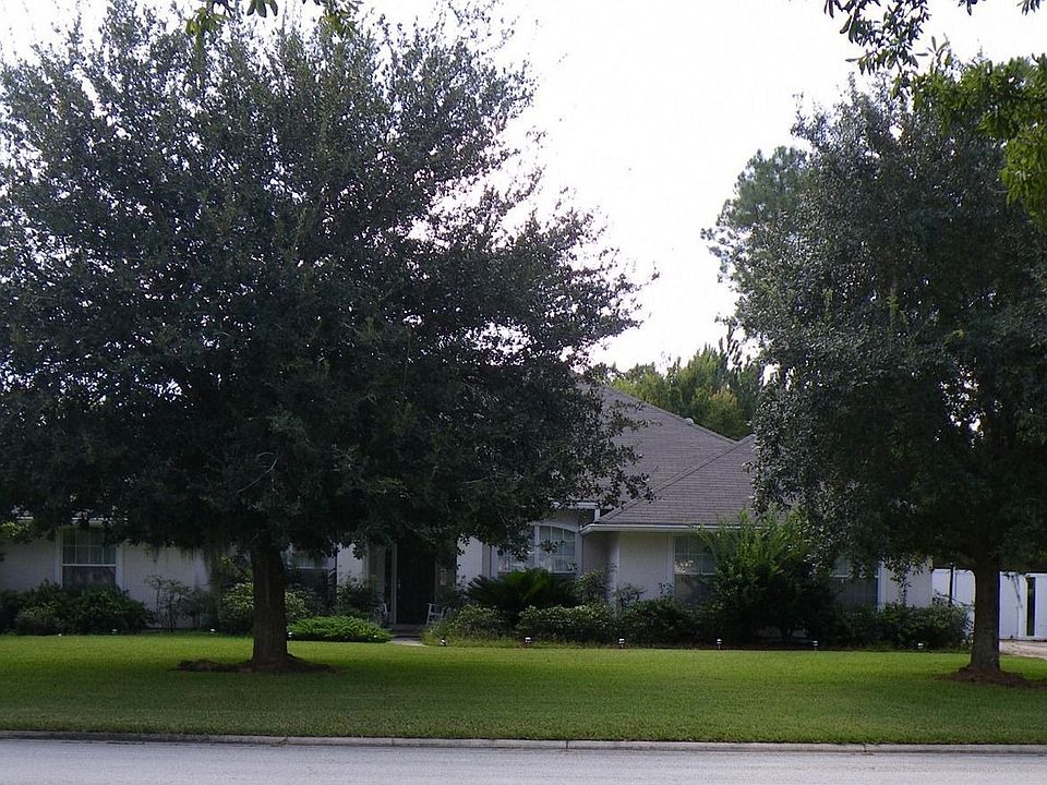 1st image of 123 Village Green Ave