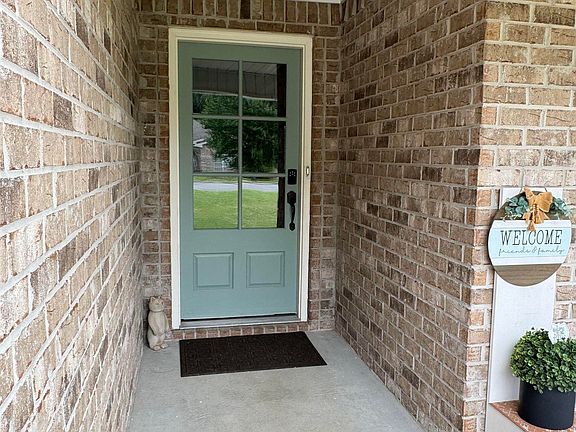 3rd image of 49 Oxford Ln