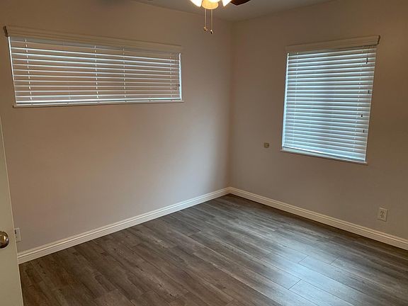 4th image of 4628 N Fircroft Ave