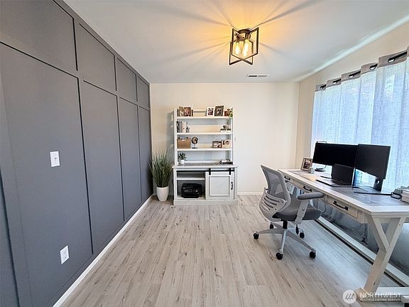3rd image of 9124 Silverspot Drive SE