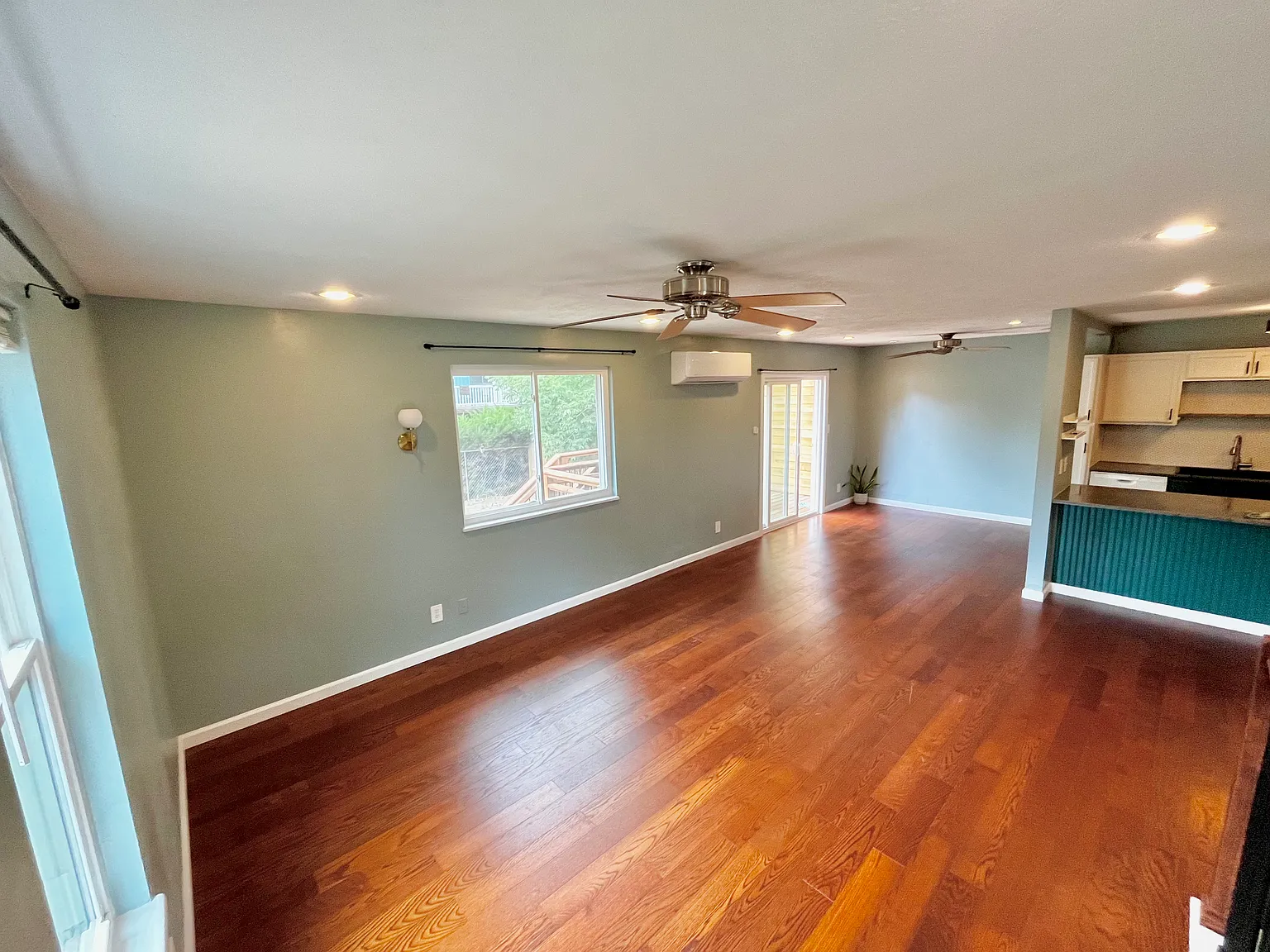 2 bed, 1120 sqft, $2,250 — Photo 4