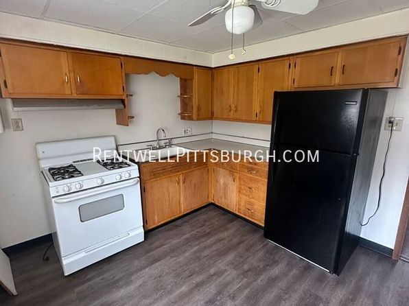 522 Cavitt Ave APT B, Trafford, PA 15085