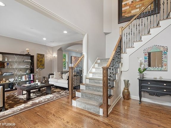 4th image of 1520 Dartmouth Ln