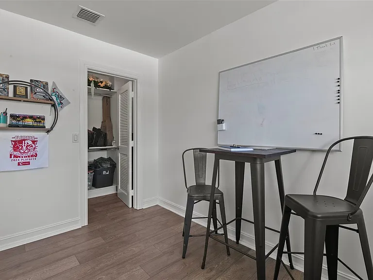 732 NE 15th Ave — Photo 35
