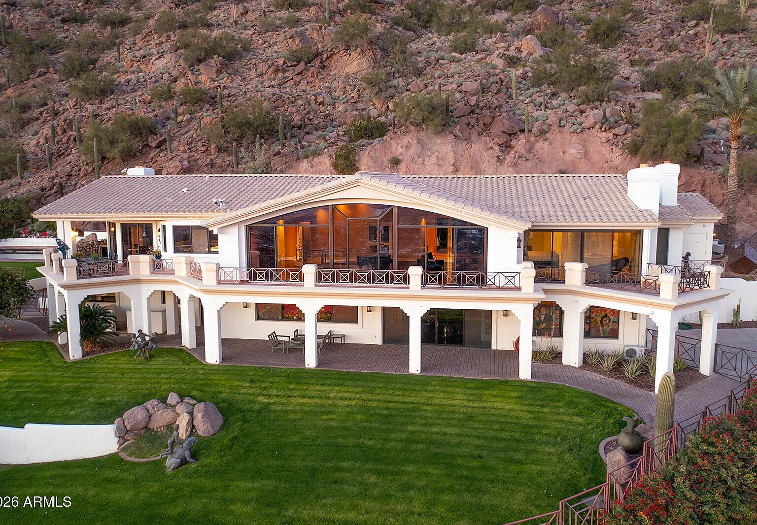 6 bed, 6.5 bath, 7900 sqft, $50,000 — Photo 3