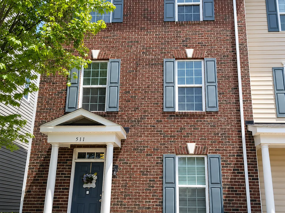 511 Waterside Dr #115