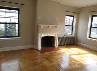 1 Elmwood Ave #11, Winchester, MA 01890