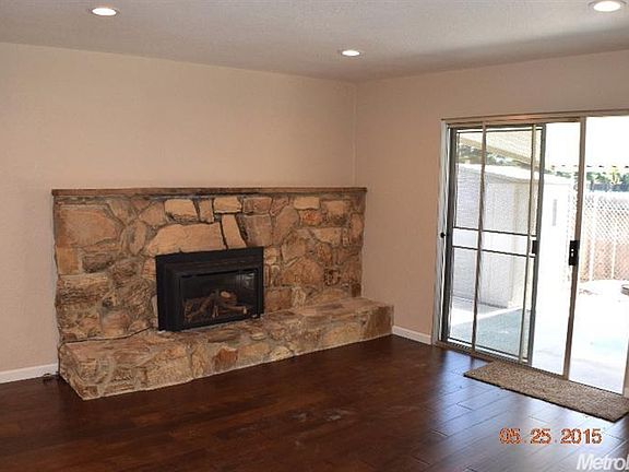 5th image of 806 Greenwood Dr