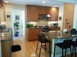 7430 N Bell Rd, Fox Pt, WI 53217