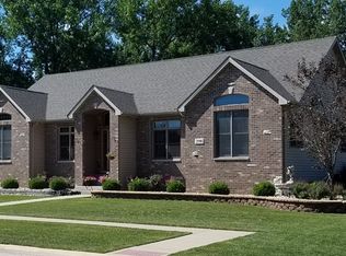 298 Deer Run Dr, Braidwood, IL 60408