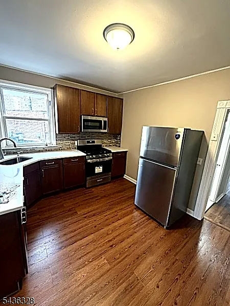 17 Maple Ave #2