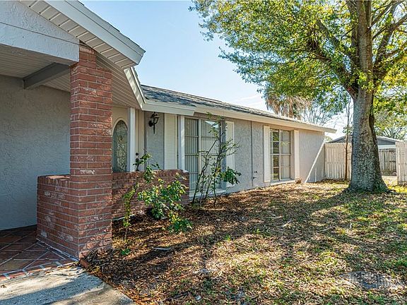 5th image of 10102 Chimney Hill Ct