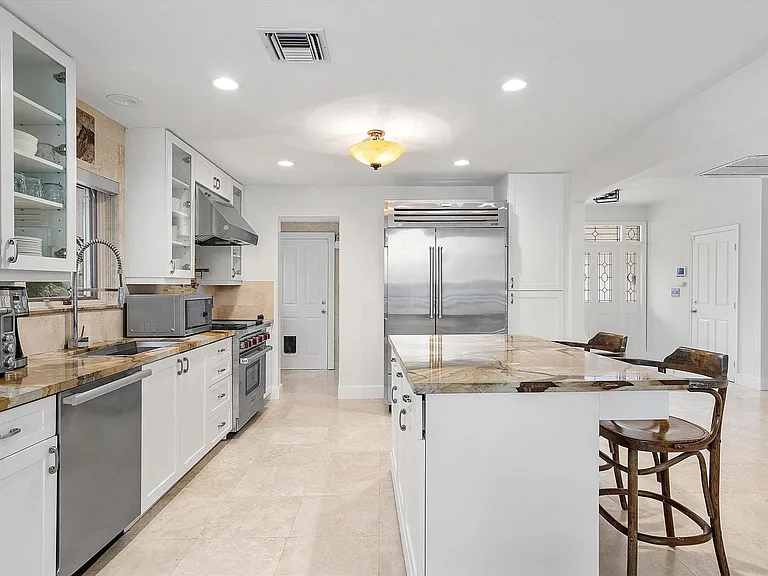 1421 Ponce De Leon Dr — Photo 13