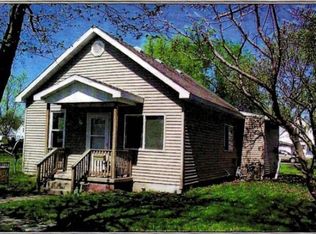 413 E 9th St, Beardstown, IL 62618
