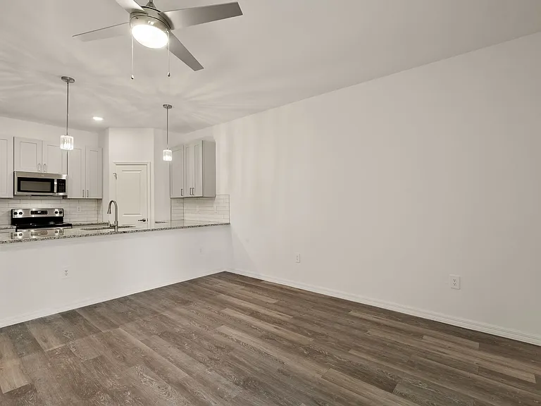 1070 Nomad Rd #1070 — Photo 8