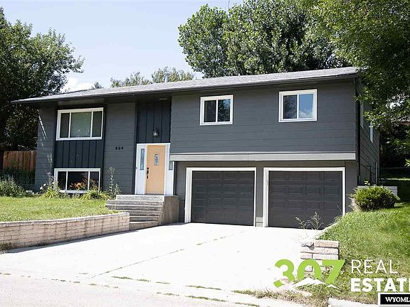 2nd image of 604 Fullerton Ave