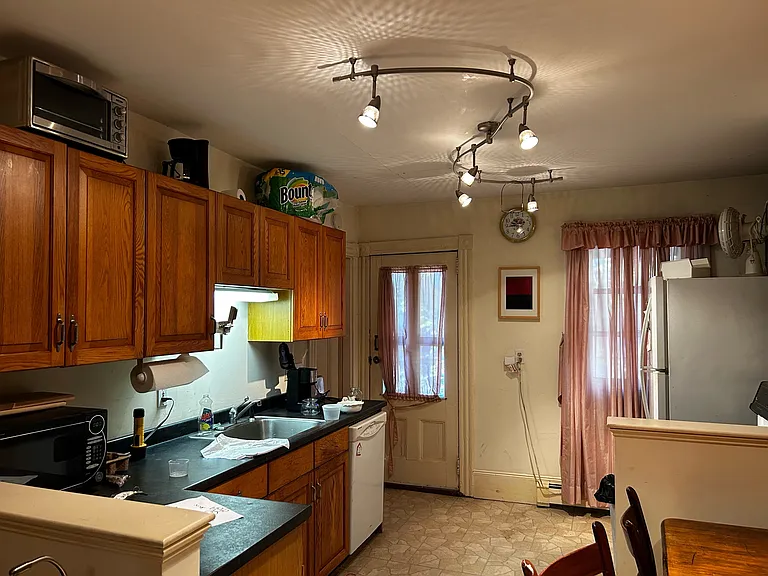 4 Mead St #1 — Photo 2