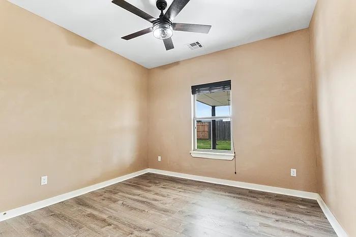 1200 Ridgeway Dr — Photo 12